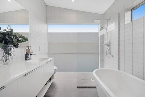 Photo of property in 426 Whitford Road, Whitford, Howick, 2571