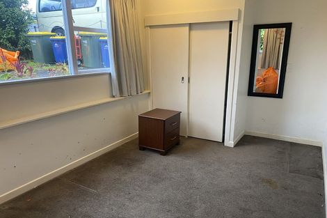 Photo of property in 385 Wairau Road, Totara Vale, Auckland, 0629