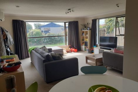 Photo of property in 2/17 Aberfoyle Place, Parklands, Christchurch, 8083