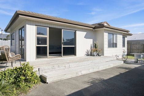 Photo of property in 16 Tahara Crescent, Mount Maunganui, 3116
