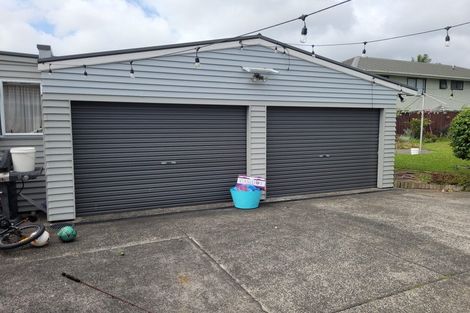 Photo of property in 15 Tiki Street, New Lynn, Auckland, 0600