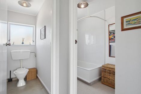 Photo of property in 25 Crispe Road, Clarks Beach, 2122