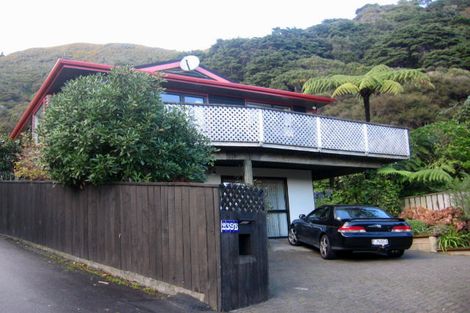 Photo of property in 239b Whites Line East, Waiwhetu, Lower Hutt, 5010