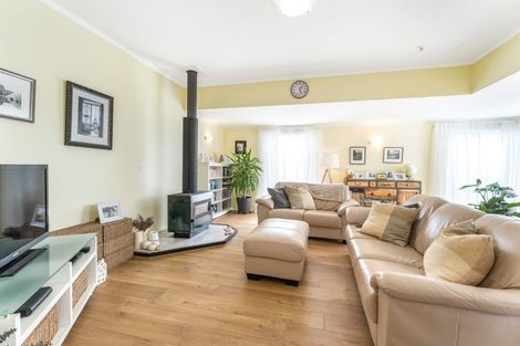 Photo of property in 25 Beach Street, Waikouaiti, 9510