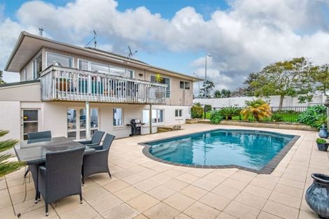 Photo of property in 1/371 East Coast Road, Mairangi Bay, Auckland, 0630