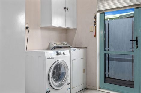 Photo of property in 6 Edgewater Grove, Whakatane, 3120