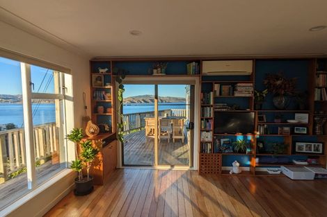 Photo of property in 6 Gordon Road, Plimmerton, Porirua, 5026