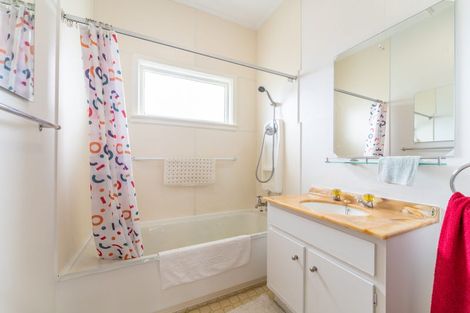 Photo of property in 35 Saint George Street, Watlington, Timaru, 7910