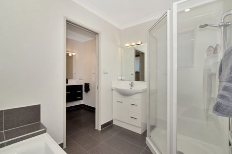 Photo of property in 1 Teal Place, Pyes Pa, Tauranga, 3112