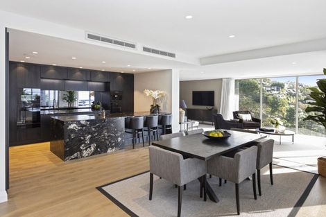 Photo of property in 15 Omeo Crescent, Redcliffs, Christchurch, 8081