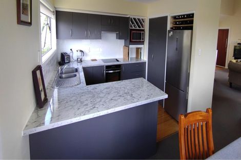 Photo of property in 1 Waitawa Place, Lynmore, Rotorua, 3010