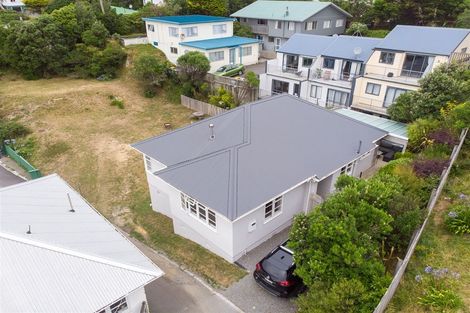 Photo of property in 35 Hindmarsh Street, Johnsonville, Wellington, 6037