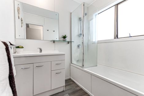 Photo of property in 3 Jasmine Avenue, Dinsdale, Hamilton, 3204