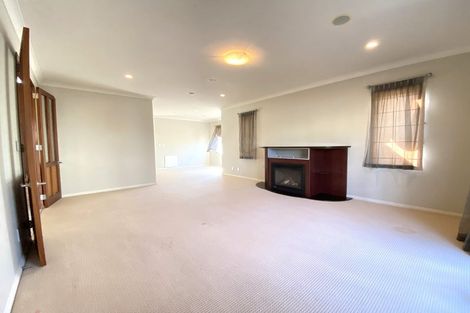 Photo of property in 15 Kaseng Place, East Tamaki Heights, Auckland, 2016