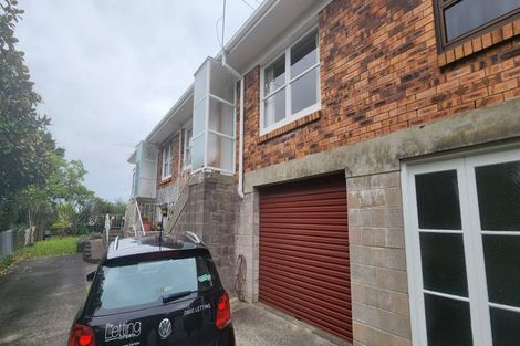 Photo of property in 2/31 Beatrice Avenue, Hillcrest, Auckland, 0627
