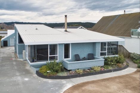 Photo of property in 111 North Shore Road, Eskdale, Napier, 4182