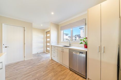 Photo of property in 5 Latimer Way, Petone, Lower Hutt, 5012
