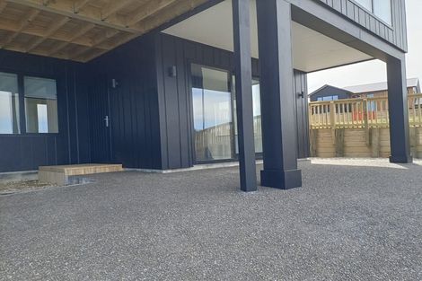 Photo of property in 18 Boeing Way, Newlands, 6037