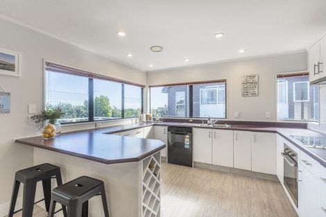 Photo of property in 11 Kea Street, Waikanae, 5036