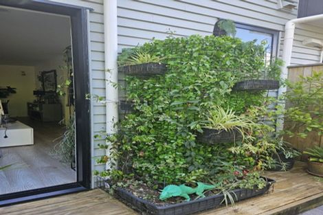 Photo of property in 19 Waru Lane, Te Atatu Peninsula, Auckland, 0610