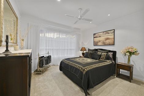 Photo of property in 27 Almond Grove, Greenhithe, Auckland, 0632