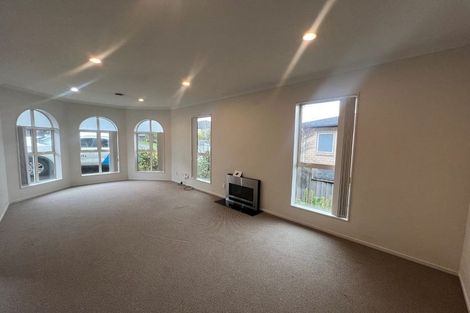Photo of property in 32 Bur Oak Terrace, Schnapper Rock, Auckland, 0632