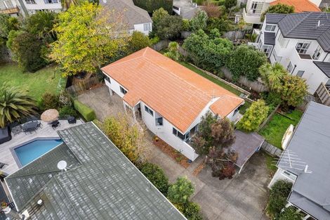 Photo of property in 1/36 Kowhai Road, Campbells Bay, Auckland, 0630