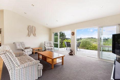 Photo of property in 6 Johnson Place, Stillwater, Silverdale, 0993