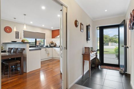 Photo of property in 40 Armstrong Avenue, Carterton, 5713