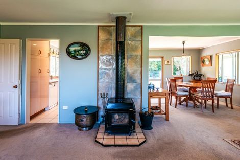 Photo of property in 92 Nick Johnstone Drive, Waiheke Island, 1971