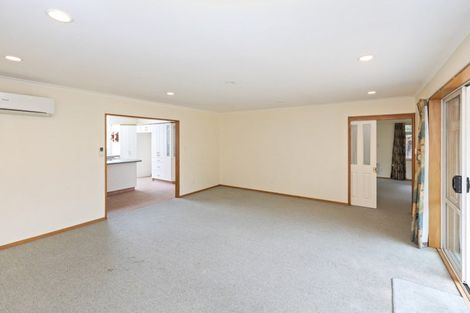 Photo of property in 12 Courtfield Close, Parklands, Christchurch, 8083