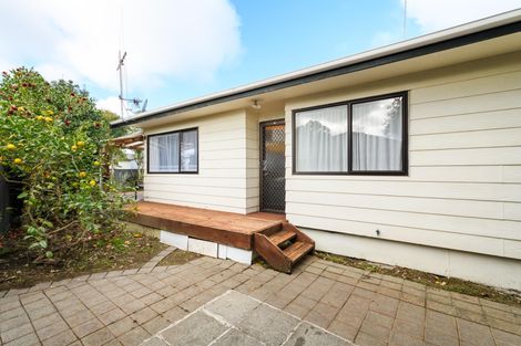 Photo of property in 2 Bevan Place, Cloverlea, Palmerston North, 4412