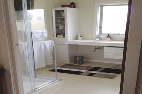 Photo of property in 138 Mokoia Road, Chatswood, Auckland, 0626