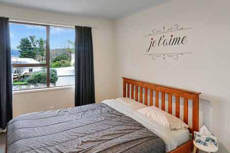 Photo of property in 12a Crawford Grove, Naenae, Lower Hutt, 5011