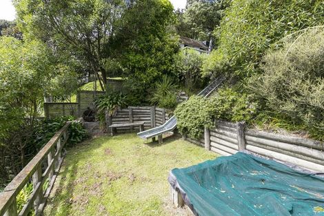 Photo of property in 73 Hungerford Road, Houghton Bay, Wellington, 6023