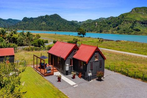 Photo of property in 145 Te Mahoe Road, Mokau, 4376