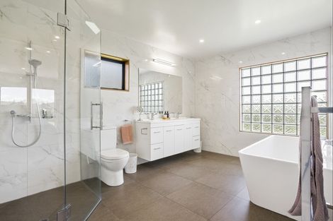 Photo of property in 903 Old North Road, Waimauku, 0882