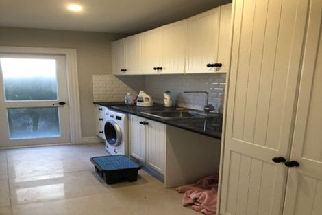 Photo of property in 128 Wheturangi Road, Greenlane, Auckland, 1051