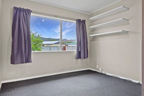 Photo of property in 32 Matthews Road, Wainuiomata, Lower Hutt, 5014