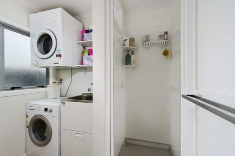 Photo of property in 9 Wendell Place, Greenlane, Auckland, 1061