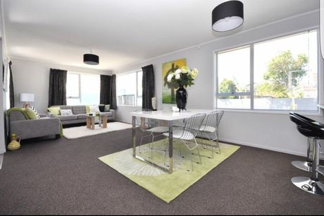 Photo of property in 404 Roscommon Road, Clendon Park, Auckland, 2103