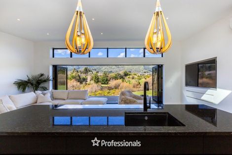 Photo of property in 49 Mount Marua Drive, Maymorn, Upper Hutt, 5018