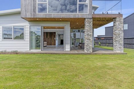 Photo of property in 88 Hayfield Way, Karaka, Papakura, 2113