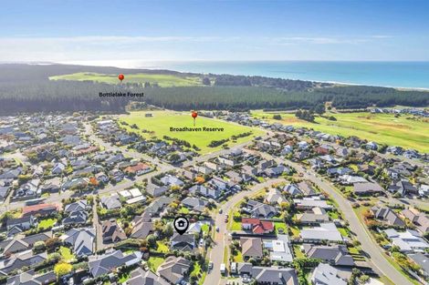 Photo of property in 20 Linkwater Way, Parklands, Christchurch, 8083