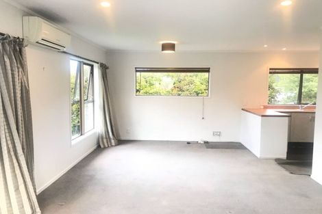 Photo of property in 2/31 Sunnyhaven Avenue, Beach Haven, Auckland, 0626