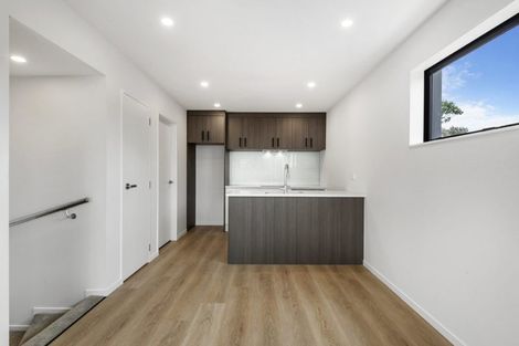 Photo of property in 8/94 Godley Road, Green Bay, Auckland, 0604