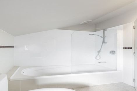 Photo of property in 8/64 Schnapper Rock Road, Schnapper Rock, Auckland, 0632