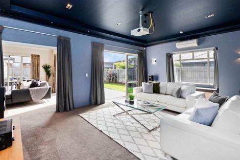 Photo of property in 46 Reka Street, Parklands, Christchurch, 8083