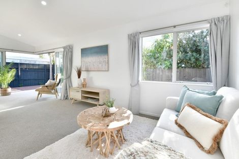 Photo of property in 17a Hatton Road, Orewa, 0931