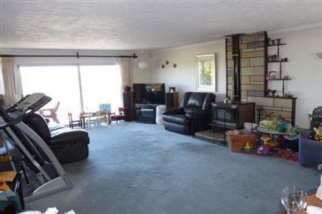 Photo of property in 42 Valley View Road, Glenfield, Auckland, 0629